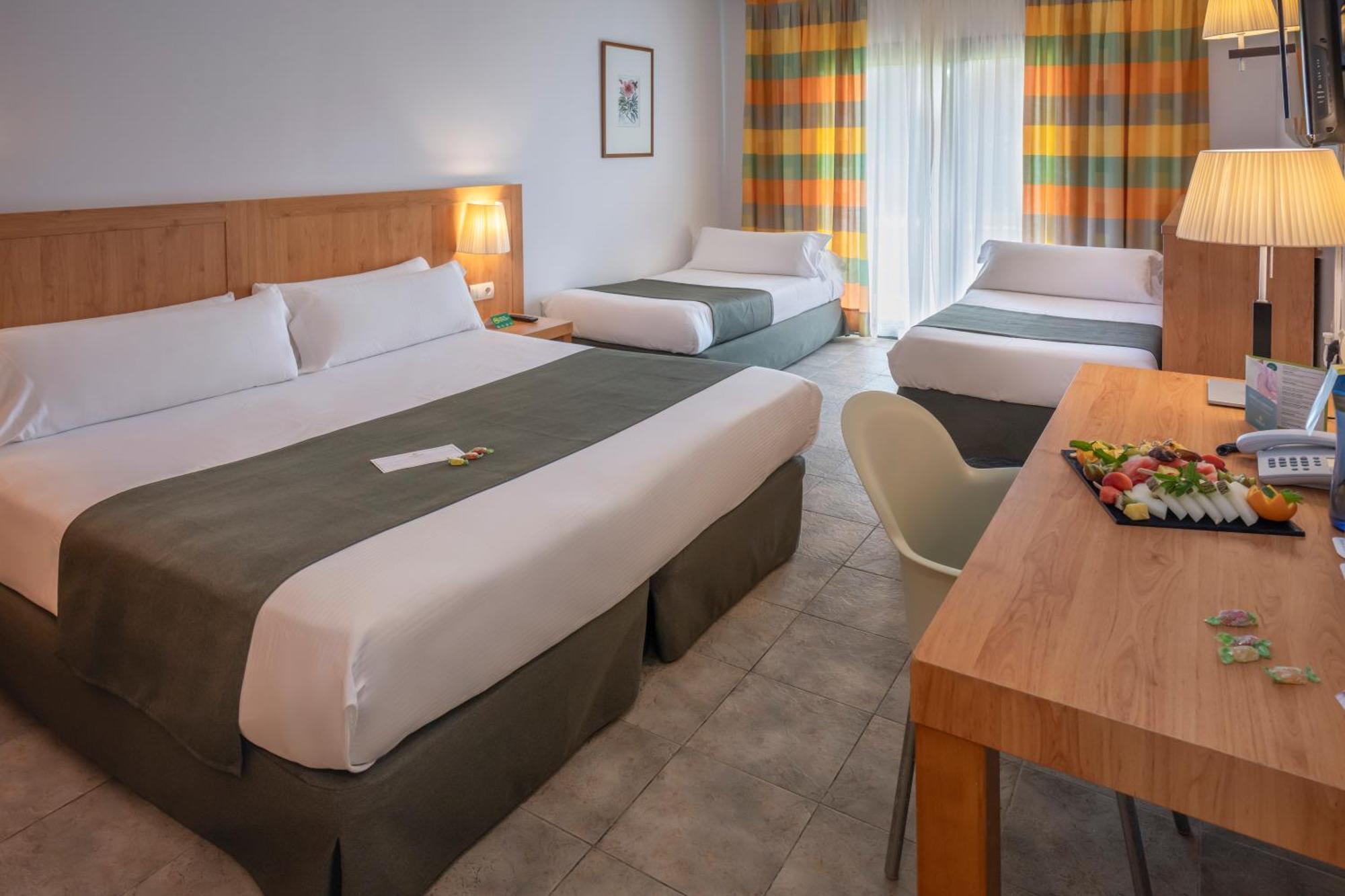 Vilar Rural De Sant Hilari Sacalm By Serhs Hotels Room photo